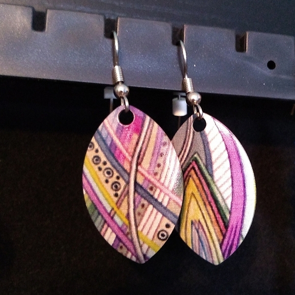 Art🎨 Inspired Earrings - Picture 2 of 2